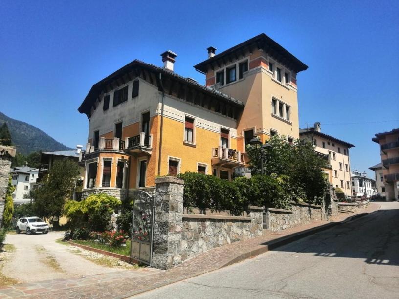 Villa Ester -Residenze Dolomitiche- ปีแอเว ดี กาโดเร ภายนอก รูปภาพ